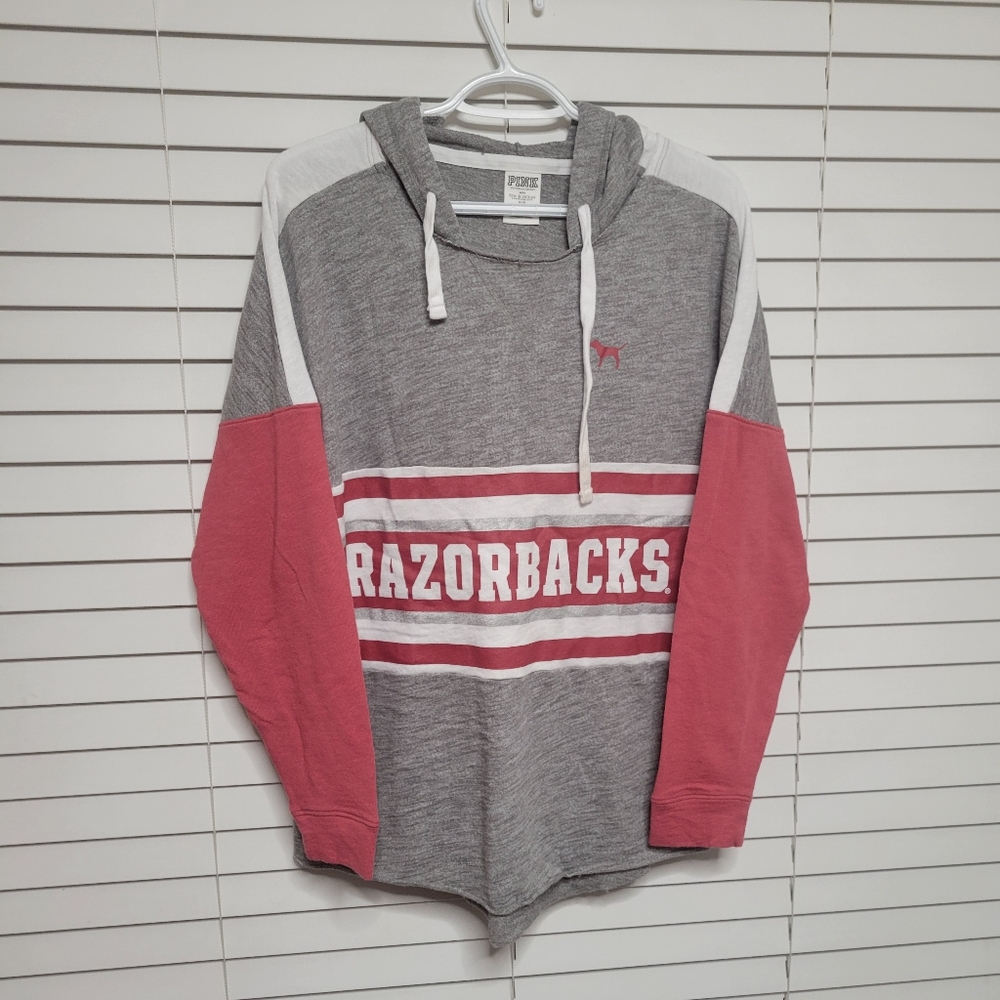 ♥️Pink Victoria Secret sweater size Small♥️